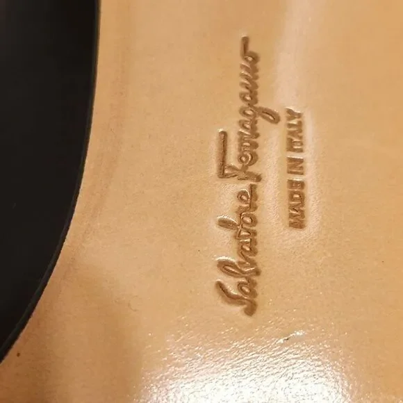 Salvatore Ferragamo Black Leather Classic Block Heel Pumps Sz 6.5 B Ret. $695 - Picture 9 of 9
